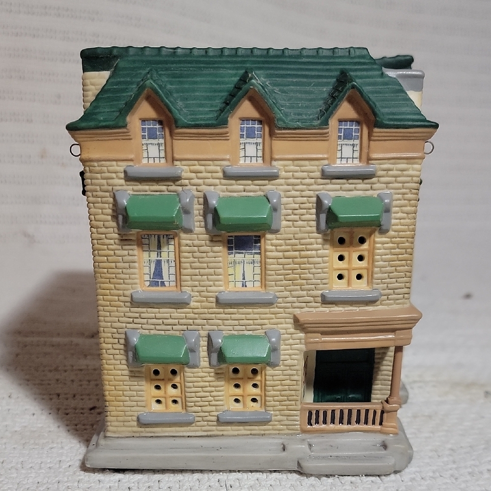 Hawthorne Village Mayberry Hotel